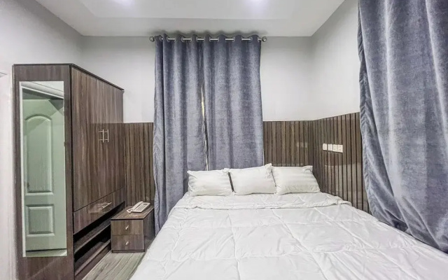 Bott Apartment