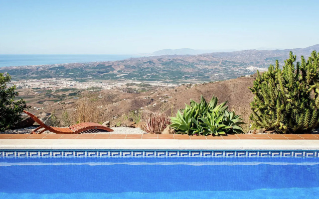 Comfortable Villa in Arenas with Private Pool