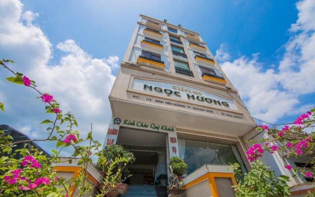Ngoc Huong Hotel вид на фасад