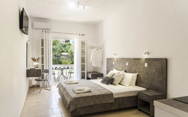 Olive Grove Beachfront Apartments & Suites
