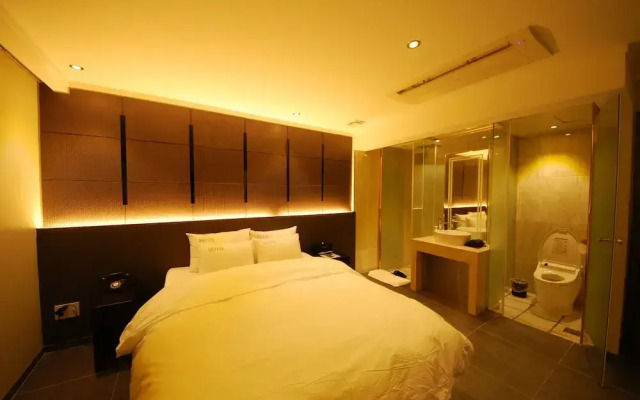 Hotel Buti &