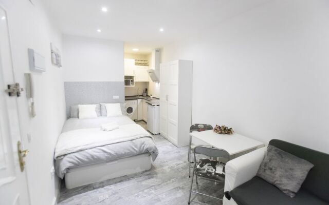 Отель Forever Young Apartments Mediodia Испания, Мадрид - отзывы, цены и фото номеров - забронировать отель Forever Young Apartments Mediodia онлайн комната для гостей