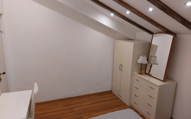 Apt Lavender on Nincevica St-1 BR Apt