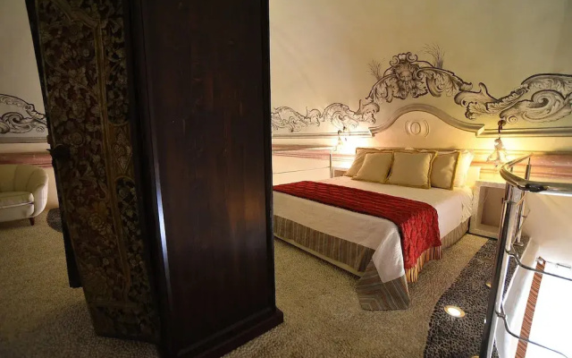 Salapolis Luxury Apartments