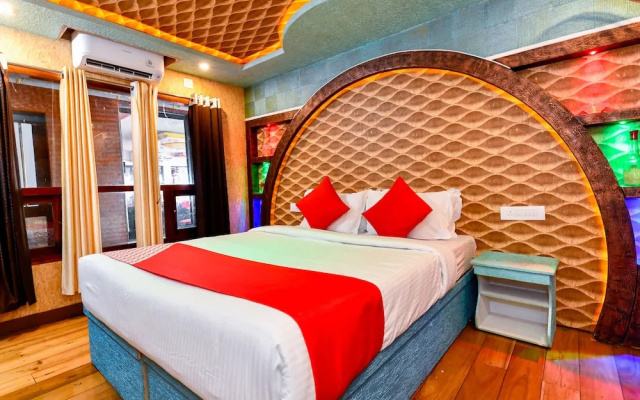 OYO 22272 Houseboat Anugraha 8 Bhk