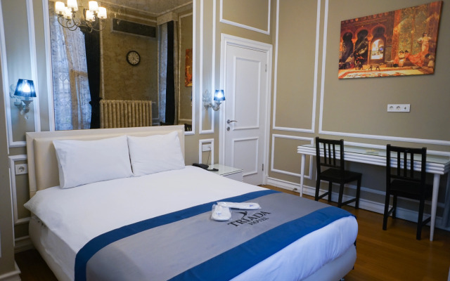 Triada Hotel Taksim