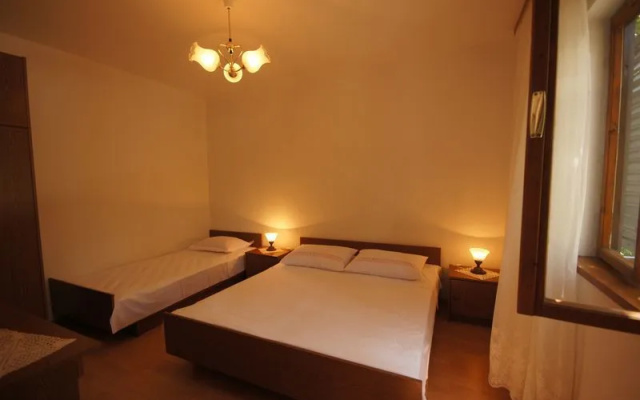 Holiday house PAULO2 - great location near the sea Cove Rogacic (Vis), Island Vis