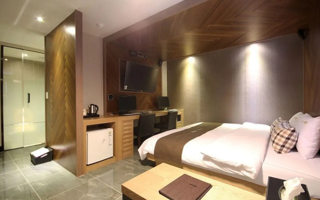 Busan Yeonsan-dong MU Plus Hotel