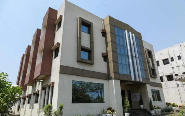 OYO 10943 Hotel Plus Corporate