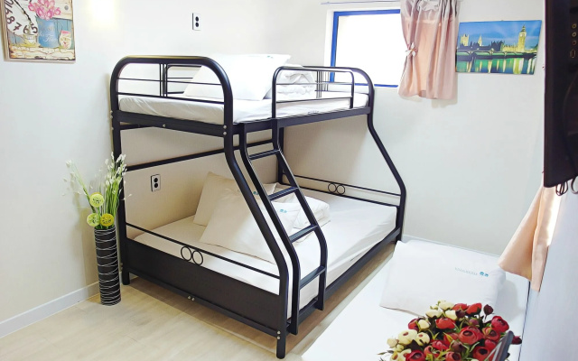 Road Myeongdong Guesthouse