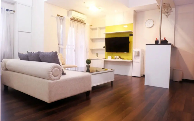 Big Studio at Cosmo Terrace Apartment Thamrin City By Travelio