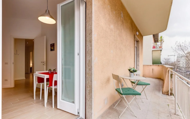 Lovely  3 rooms apartment close Trastevere Station