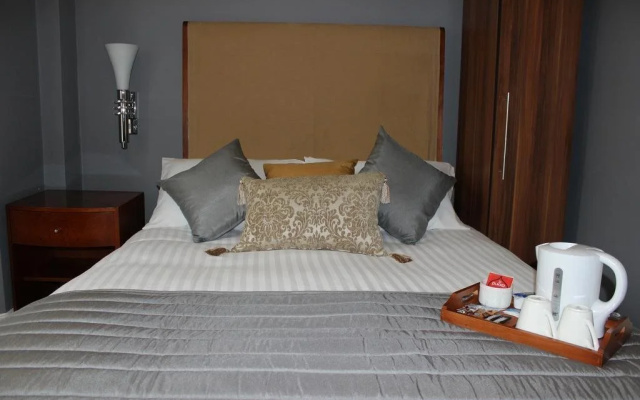 Ambassador Court Hotel