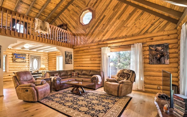 Cabin on Kenai Peninsula: Family & Group Friendly!