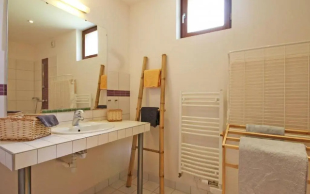 Gîte Juvigny-Sous-Andaine, 6 pièces, 12 personnes - FR-1-497-18