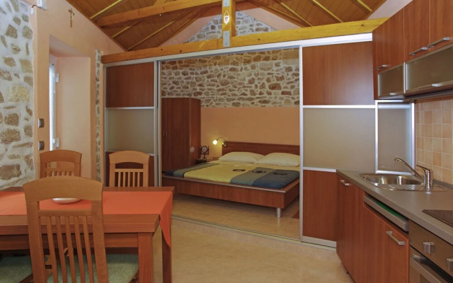 House Dinko