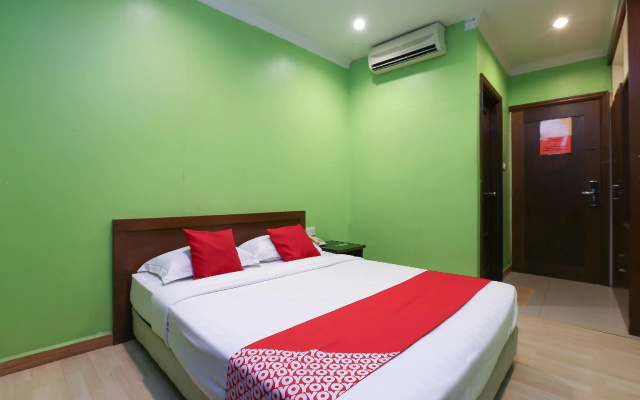OYO 90098 Goa Inn Hotel