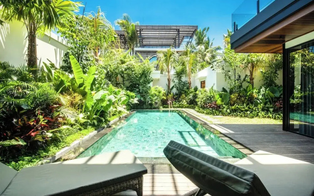 Coastal Haven: Fresh 4BR Villa 200m to Canggu