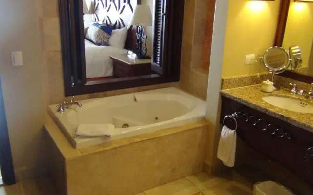 Suites at Sunset Beach Cabo San Lucas Golf and Spa