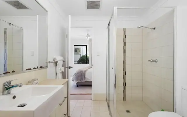 Perfect Location 2BR 1bth - Beckenham