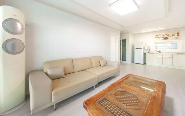 Geoje Forest-morning Spa Pension