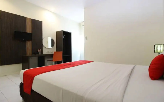 RedDoorz Plus near Keraton Yogyakarta 2
