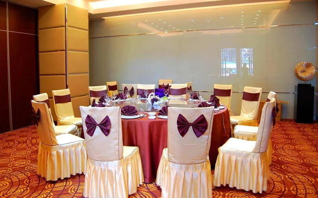 Yichang Guobin Bandao Hotel