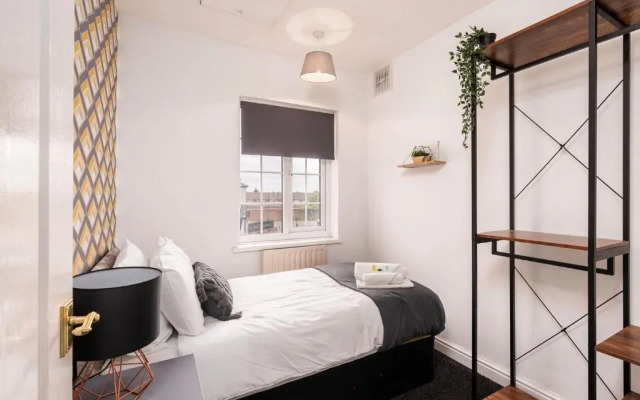 Contractor & Leisure & Airport & Central Location & Free Parking