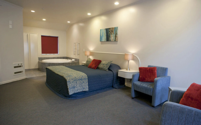 Aubyn Court Spa Motel