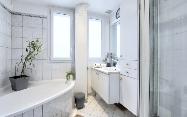 Ideal 3BR Apartment on La Fayette