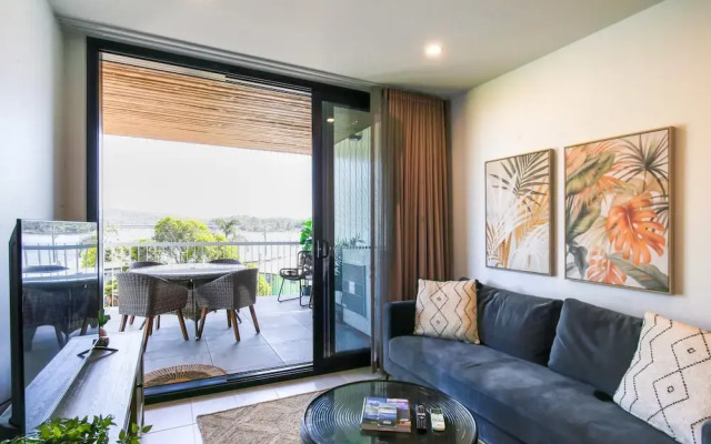 Elegant 2-bed Apartment With Incredible Bay Views