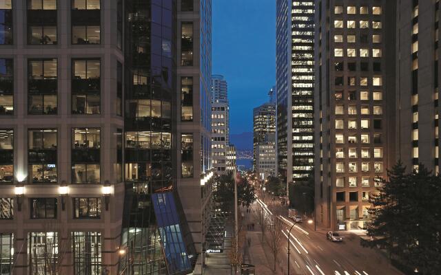 Отель Shangri-La Hotel Vancouver Канада, Ванкувер - отзывы, цены и фото номеров - забронировать отель Shangri-La Hotel Vancouver онлайн вид на фасад