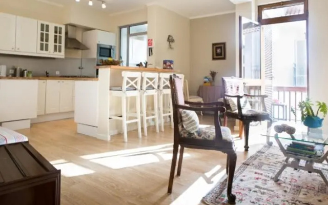 Central Funchal Apartment - GARDEN - Free Parking & AC
