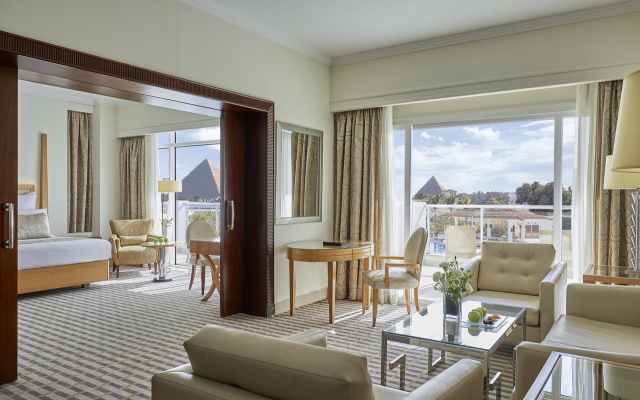 Cairo Pyramids Hotel