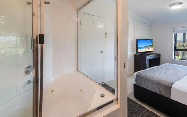 Oasis Apartments