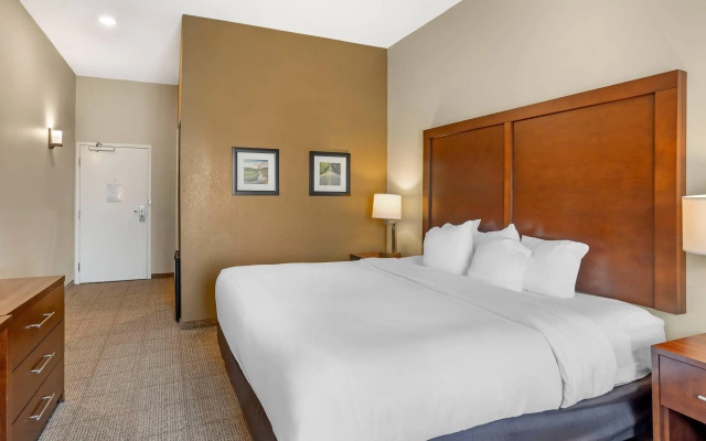 Comfort Inn & Suites