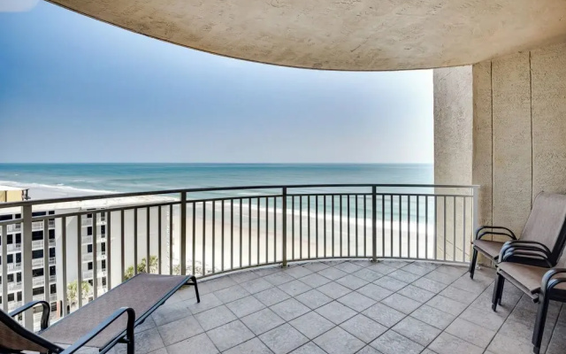 Daytona Beach Condo: Pool Access, Oceanfront