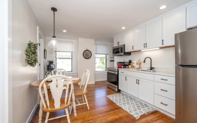 Historic Ludlow Apt B