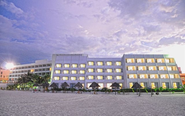 Отель Flamingo Cancun Resort Мексика, Канкун - отзывы, цены и фото номеров - забронировать отель Flamingo Cancun Resort онлайн вид на фасад