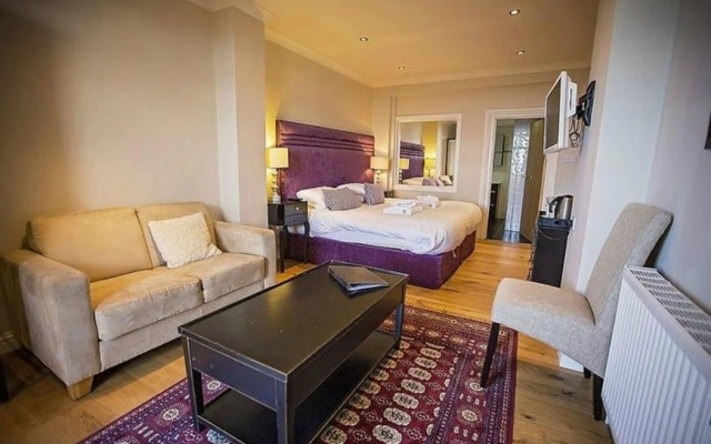 Bayswell Park Hotel