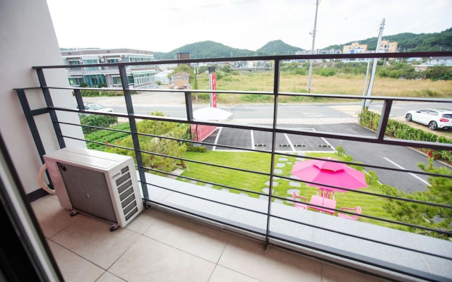 Yangyang Pink Beach Pension