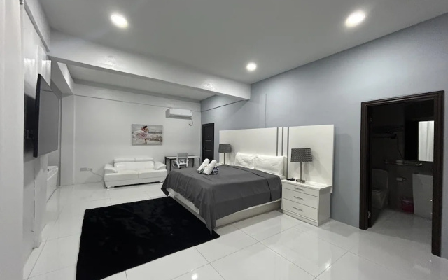 Luxury 5BD Loft in Prime Location
