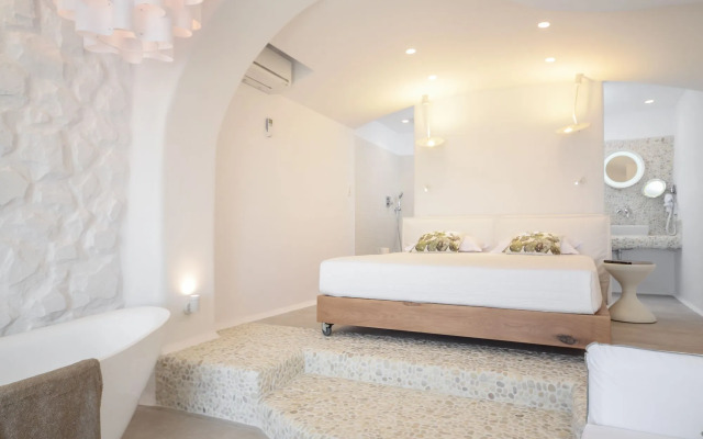 Cyano Suites