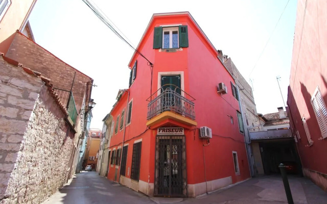 Apartment Pupa