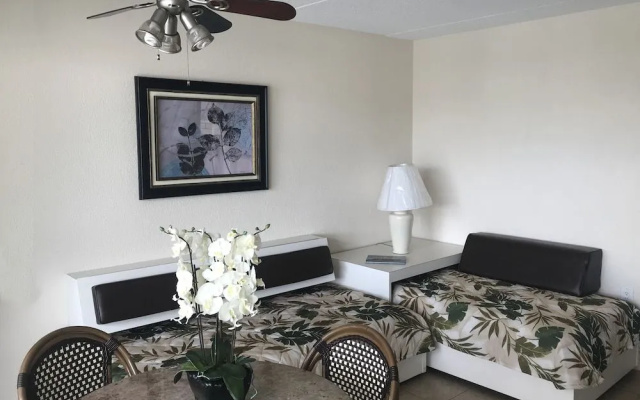 Crystal Beach Motor Inn