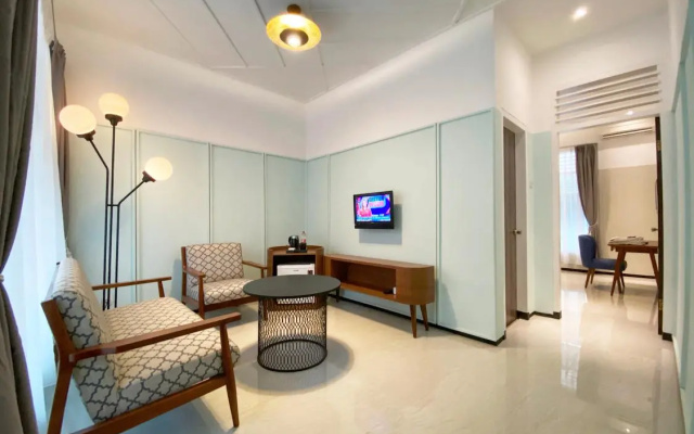 Aron Hotel