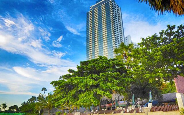 Отель The Palm Wongamat Beach Pattaya Паттайя вид на фасад