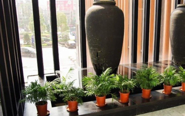 Huangting Lijing Hotel