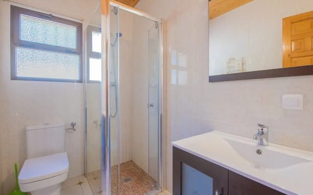 Villa - 4 Bedrooms with Pool, WiFi and Sea views - 104975