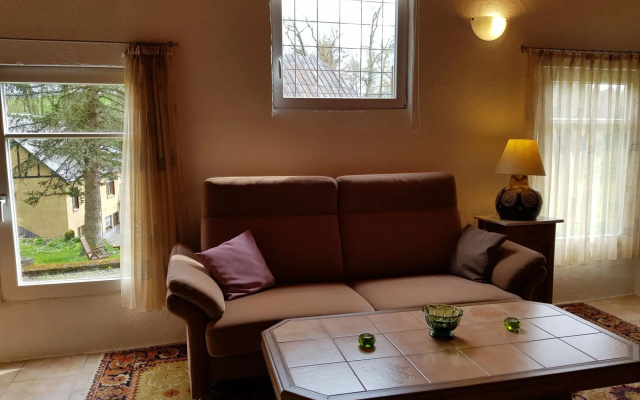 Idyllic studio apartment near Kaifenheim and near the forest